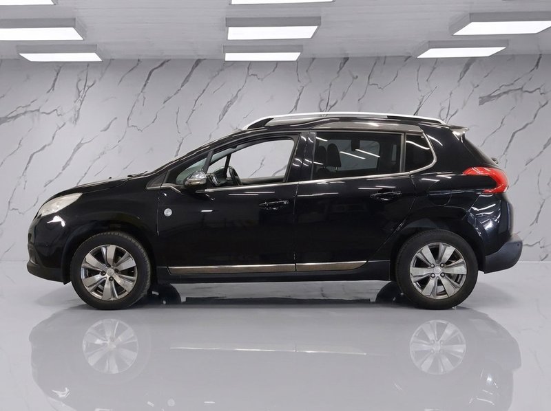 2014 Peugeot 2008 in black — photo 5 of 7