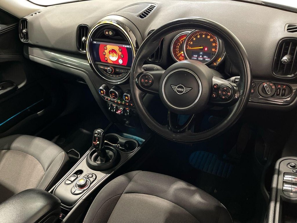 USED 2020 04 MINI COUNTRYMAN 1.5 Cooper Classic SUV 5dr Petrol Steptronic Euro 6 (s/s) (136 ps) DAB RADIO