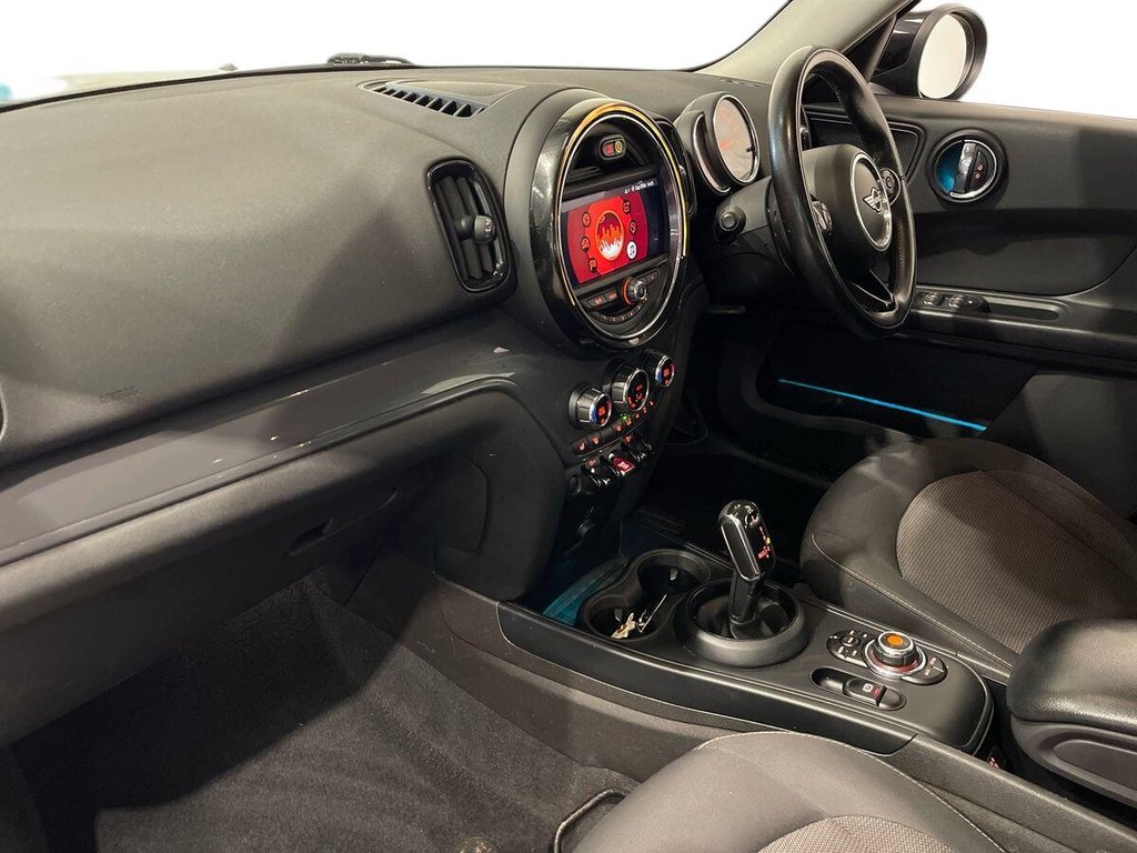 USED 2020 04 MINI COUNTRYMAN 1.5 Cooper Classic SUV 5dr Petrol Steptronic Euro 6 (s/s) (136 ps) DAB RADIO