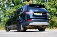 USED 2020 20 LAND ROVER DISCOVERY 3.0 SD V6 HSE SUV 5dr Diesel Auto 4WD Euro 6 (s/s) (306 ps) SANTORINI BLACK METALLIC PAINTWORK + SUNROOF + MERIDIAN + F&R HEATED SEATS + CARPLAY