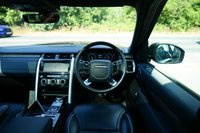 USED 2020 20 LAND ROVER DISCOVERY 3.0 SD V6 HSE SUV 5dr Diesel Auto 4WD Euro 6 (s/s) (306 ps) SANTORINI BLACK METALLIC PAINTWORK + SUNROOF + MERIDIAN + F&R HEATED SEATS + CARPLAY