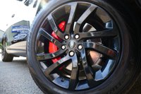 USED 2020 20 LAND ROVER DISCOVERY 3.0 SD V6 HSE SUV 5dr Diesel Auto 4WD Euro 6 (s/s) (306 ps) SANTORINI BLACK METALLIC PAINTWORK + SUNROOF + MERIDIAN + F&R HEATED SEATS + CARPLAY