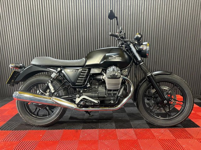 View our MOTO GUZZI V7