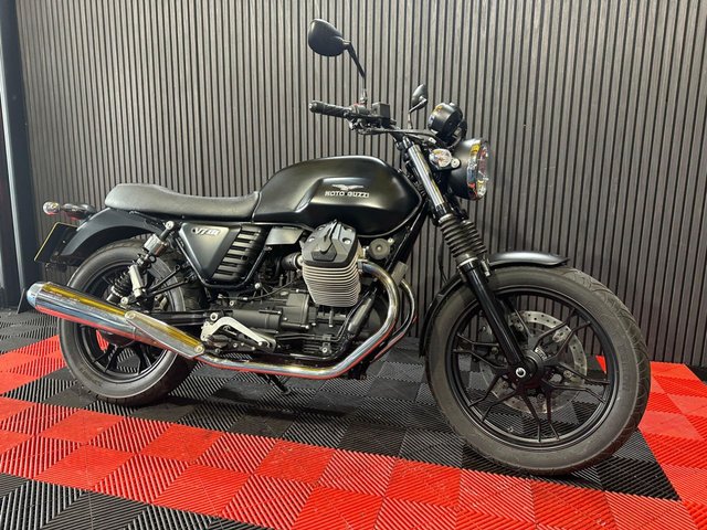 View our MOTO GUZZI V7