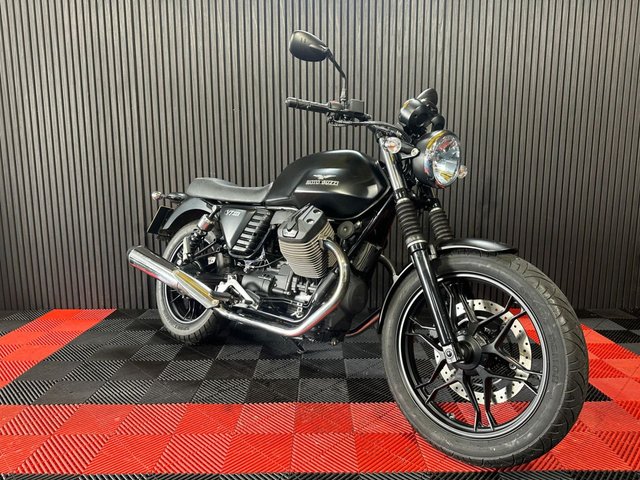 View our MOTO GUZZI V7