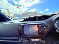 USED 2016 16 TOYOTA YARIS 1.5 VVT-h Design Hatchback 5dr Petrol Hybrid AUTOMATIC Hybrid AUTOMATIC Power - &pound;20 Tax - Bluetooth & Sat Nav
