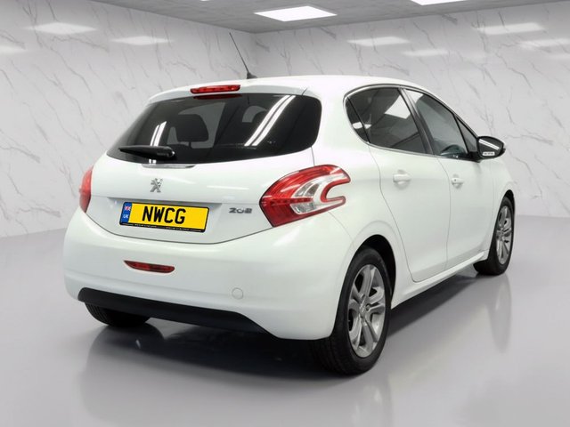 View our PEUGEOT 208