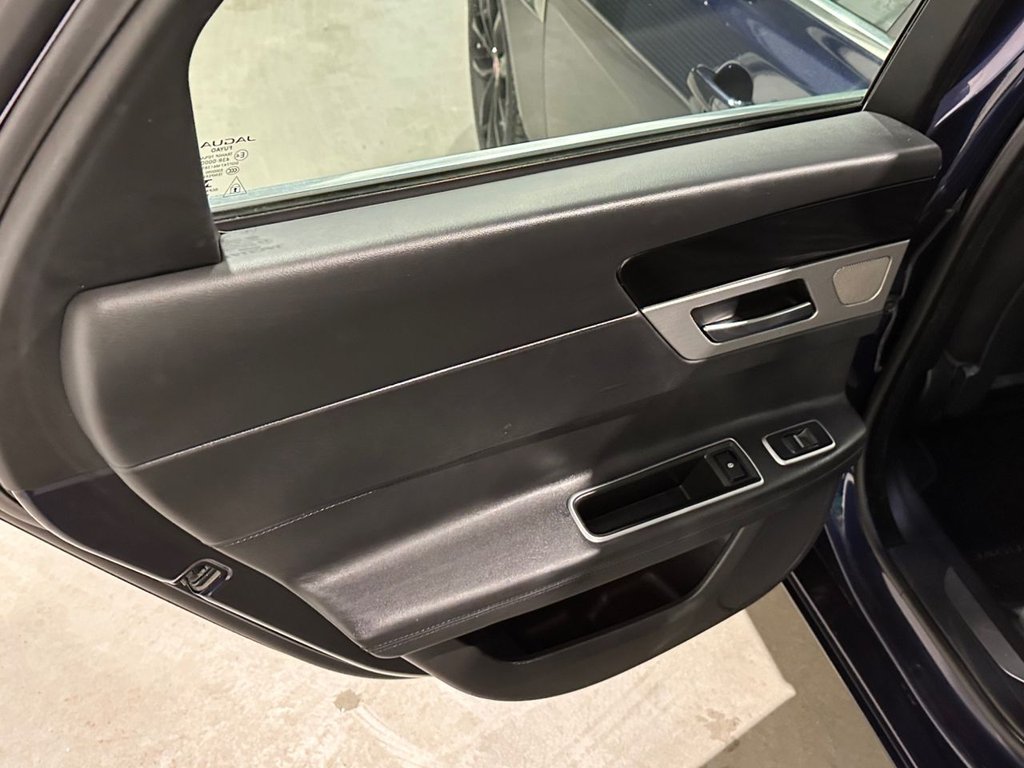 USED 2018 18 JAGUAR XF 2.0d Portfolio Sportbrake 5dr Diesel Auto Euro 6 (s/s) (180 ps) 
