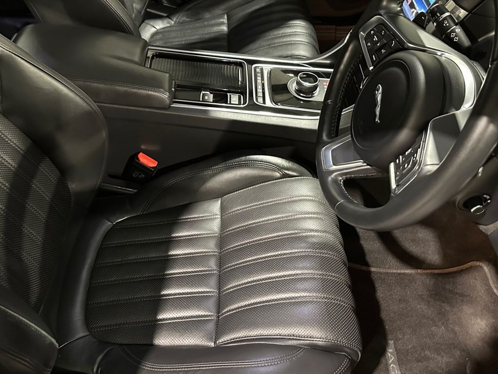 USED 2018 18 JAGUAR XF 2.0d Portfolio Sportbrake 5dr Diesel Auto Euro 6 (s/s) (180 ps) 