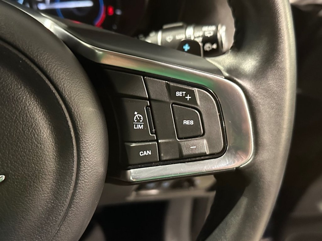 USED 2018 18 JAGUAR XF 2.0d Portfolio Sportbrake 5dr Diesel Auto Euro 6 (s/s) (180 ps) 