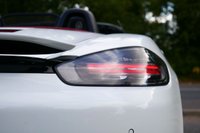 USED 2019 19 PORSCHE 718 BOXSTER 2.0T Convertible 2dr Petrol PDK Euro 6 (s/s) (300 ps) **CAT S**  SOLID WHITE PAINTWORK + RED HEATED SEATS + SPORT EXHAUST