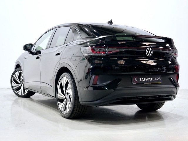 View our VOLKSWAGEN ID.5