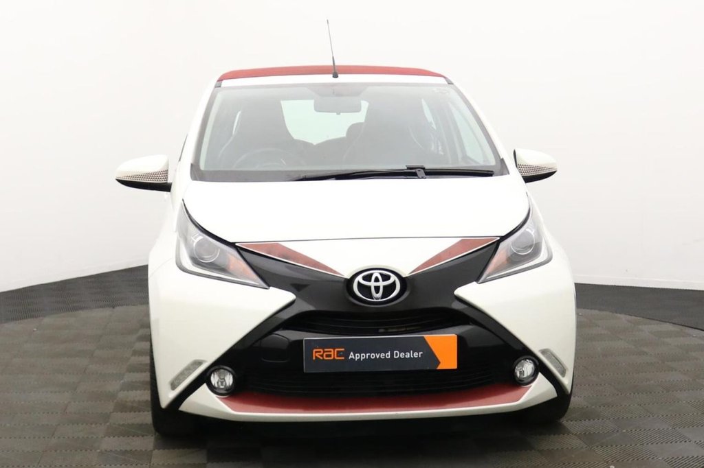 USED 2017 17 TOYOTA AYGO 1.0 VVT-i x-claim Funroof 5dr Petrol Manual Euro 6 (68 ps) Pan Roof, Sat Nav, Cruise