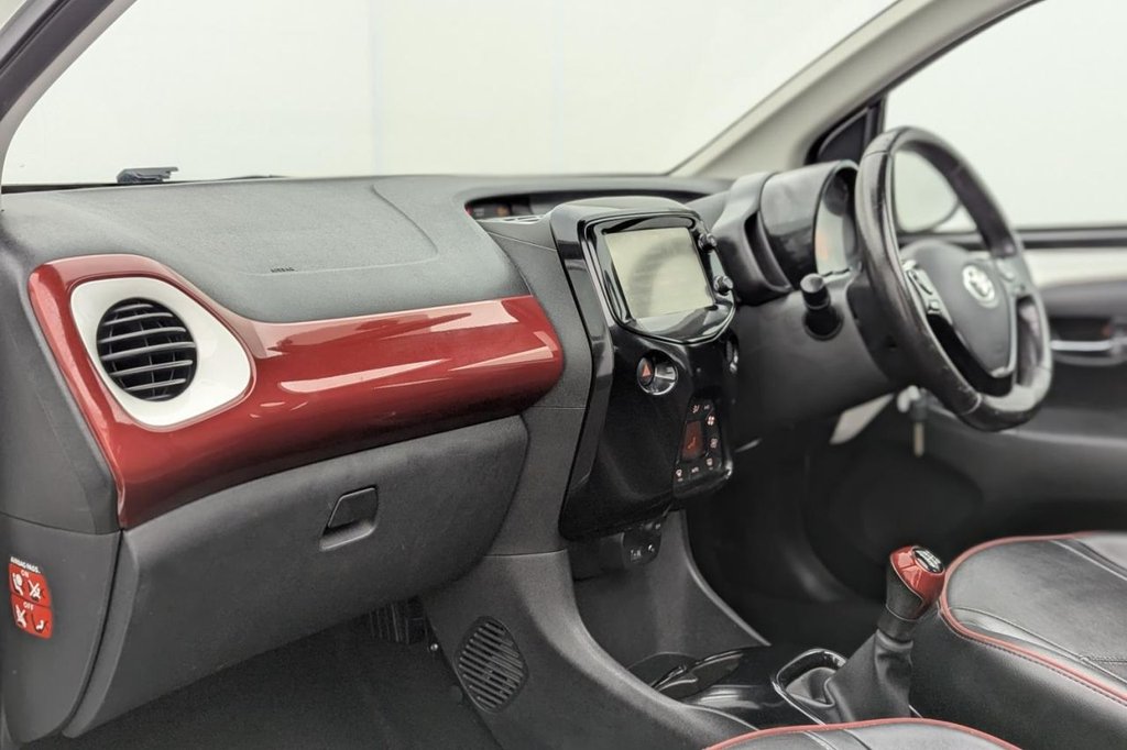 USED 2017 17 TOYOTA AYGO 1.0 VVT-i x-claim Funroof 5dr Petrol Manual Euro 6 (68 ps) Pan Roof, Sat Nav, Cruise