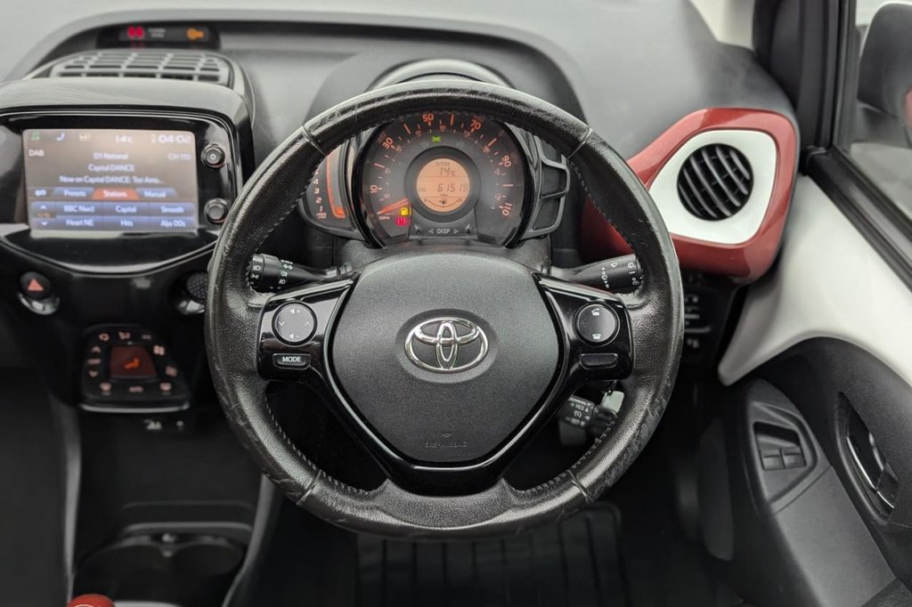 USED 2017 17 TOYOTA AYGO 1.0 VVT-i x-claim Funroof 5dr Petrol Manual Euro 6 (68 ps) Pan Roof, Sat Nav, Cruise