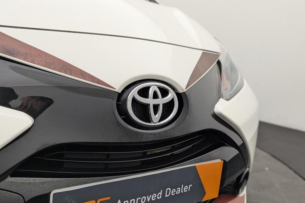 USED 2017 17 TOYOTA AYGO 1.0 VVT-i x-claim Funroof 5dr Petrol Manual Euro 6 (68 ps) Pan Roof, Sat Nav, Cruise