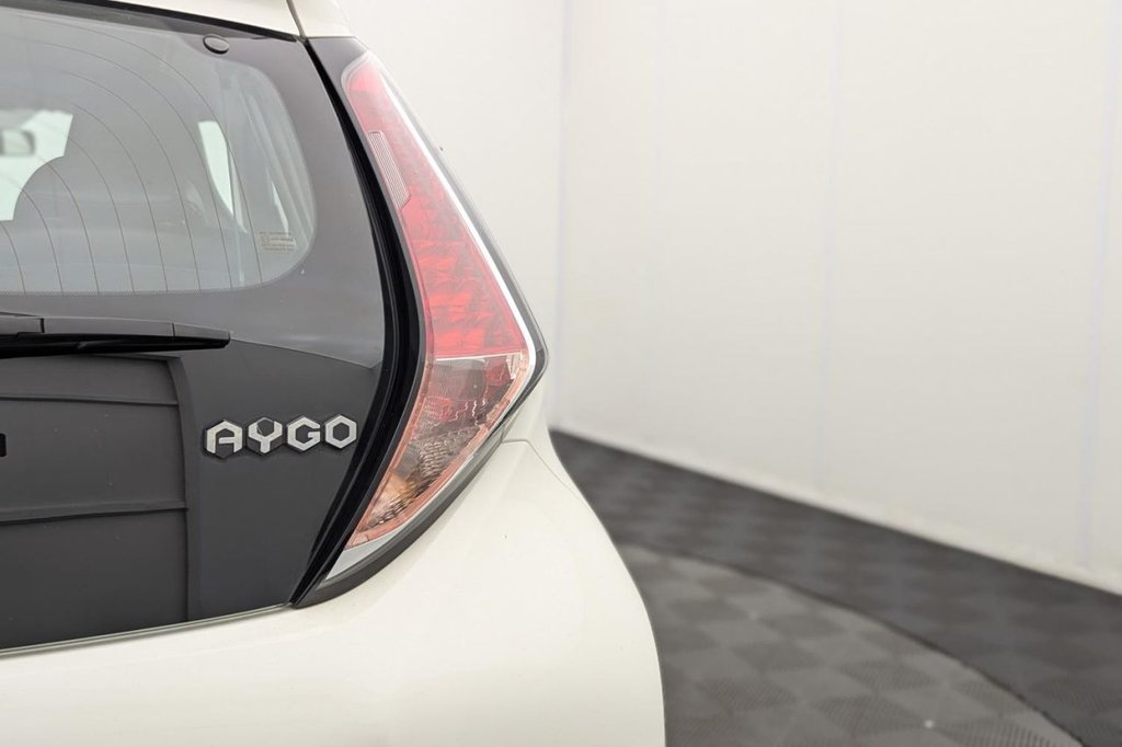 USED 2017 17 TOYOTA AYGO 1.0 VVT-i x-claim Funroof 5dr Petrol Manual Euro 6 (68 ps) Pan Roof, Sat Nav, Cruise