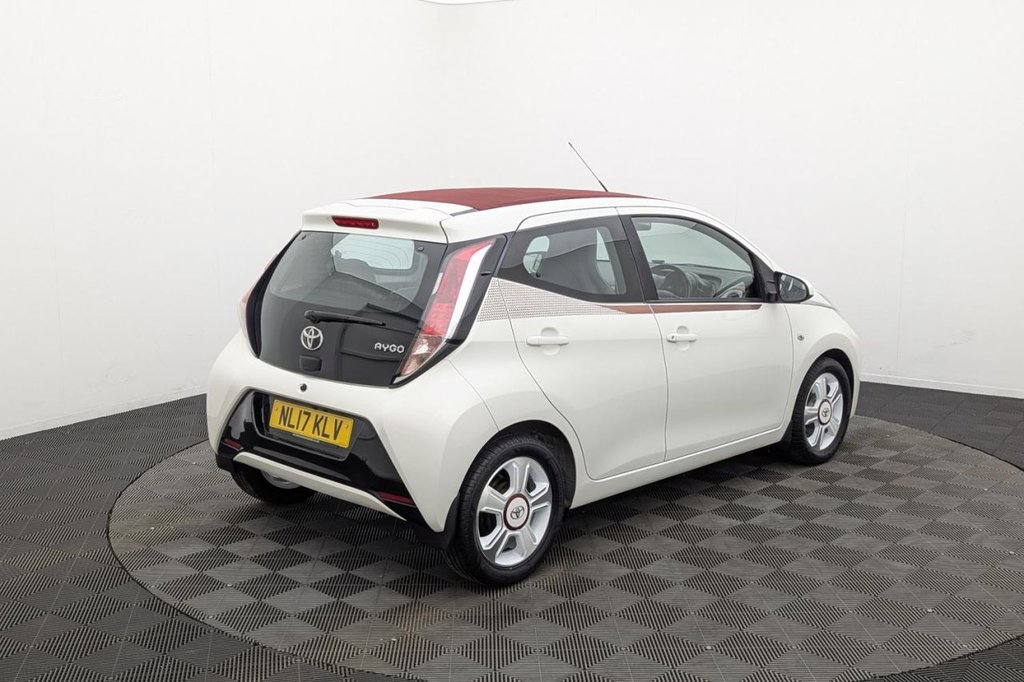 USED 2017 17 TOYOTA AYGO 1.0 VVT-i x-claim Funroof 5dr Petrol Manual Euro 6 (68 ps) Pan Roof, Sat Nav, Cruise