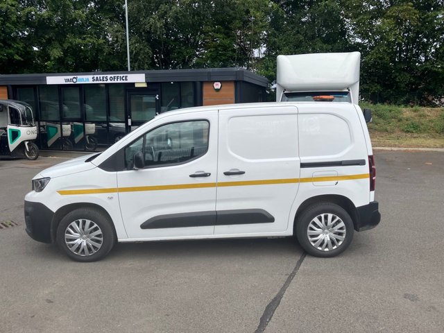 View our PEUGEOT PARTNER