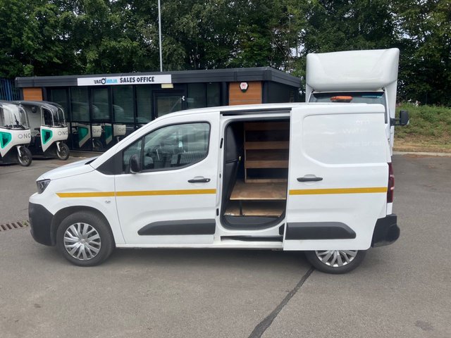View our PEUGEOT PARTNER