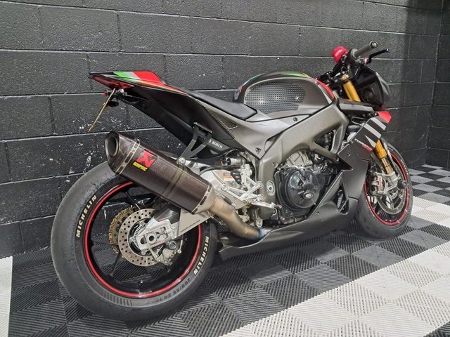 View our APRILIA TUONO 1100 V4
