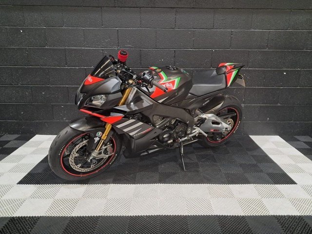 View our APRILIA TUONO 1100 V4