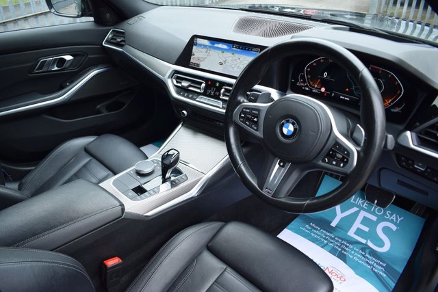 View our BMW 3 SERIES