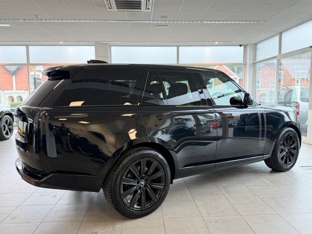 View our LAND ROVER RANGE ROVER