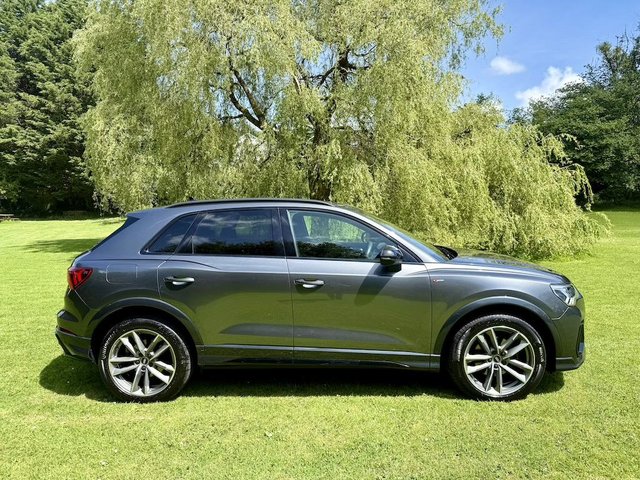 View our AUDI Q3