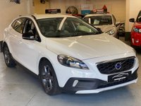 USED 2014 VOLVO V40 CROSS COUNTRY 1.6 D2 Lux Hatchback 5dr Diesel Manual Euro 5 (s/s) (115 ps) STUNNING TWO-TONE INTERIOR