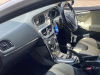 USED 2014 VOLVO V40 CROSS COUNTRY 1.6 D2 Lux Hatchback 5dr Diesel Manual Euro 5 (s/s) (115 ps) STUNNING TWO-TONE INTERIOR