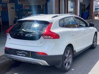 USED 2014 VOLVO V40 CROSS COUNTRY 1.6 D2 Lux Hatchback 5dr Diesel Manual Euro 5 (s/s) (115 ps) STUNNING TWO-TONE INTERIOR