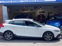 USED 2014 VOLVO V40 CROSS COUNTRY 1.6 D2 Lux Hatchback 5dr Diesel Manual Euro 5 (s/s) (115 ps) STUNNING TWO-TONE INTERIOR