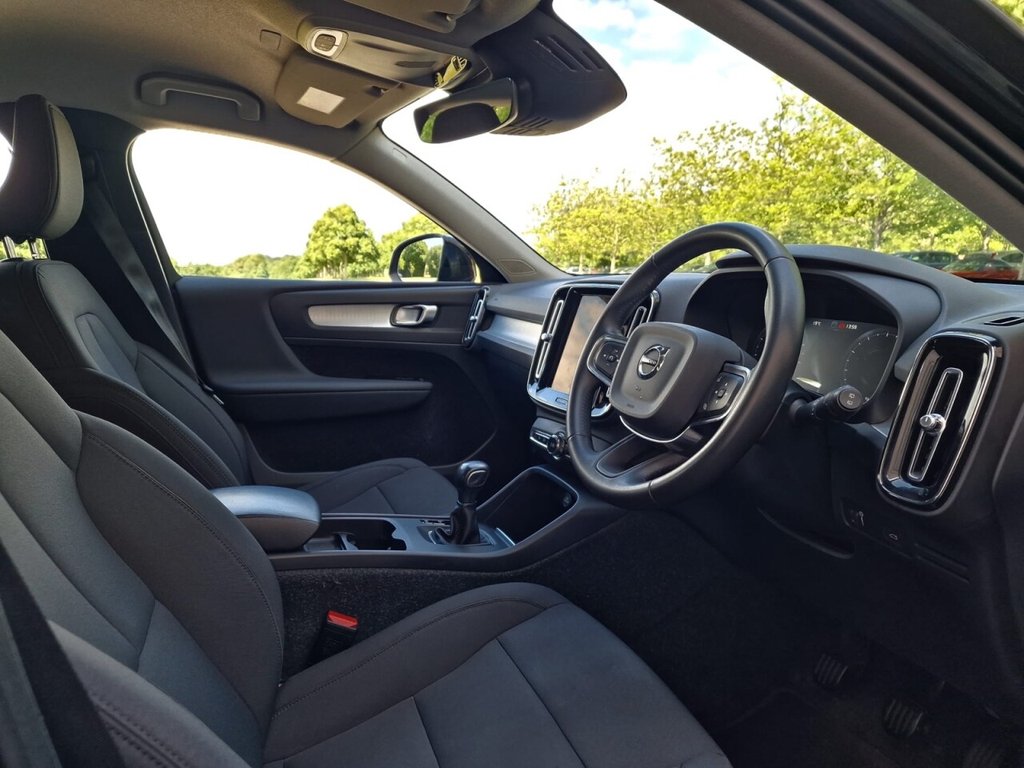USED 2020 70 VOLVO XC40 1.5 T3 Momentum SUV 5dr Petrol Manual Euro 6 (s/s) (163 ps) FINANCE AVAILABLE