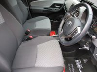 USED 2015 65 TOYOTA YARIS 1.33 Dual VVT-i Icon Hatchback 5dr Petrol Multidrive S Euro 5 Euro 5 (99 ps) PRISTINE LOW MILEAGE AUTO ,�&pound;35 ROAD TAX ,SAT-NAV ,5 SERVICE STAMPS ,6 MONTHS WARRANTY ,ALLOYS ,PARKING SENSORS ,ESSENTIAL VIEWING  