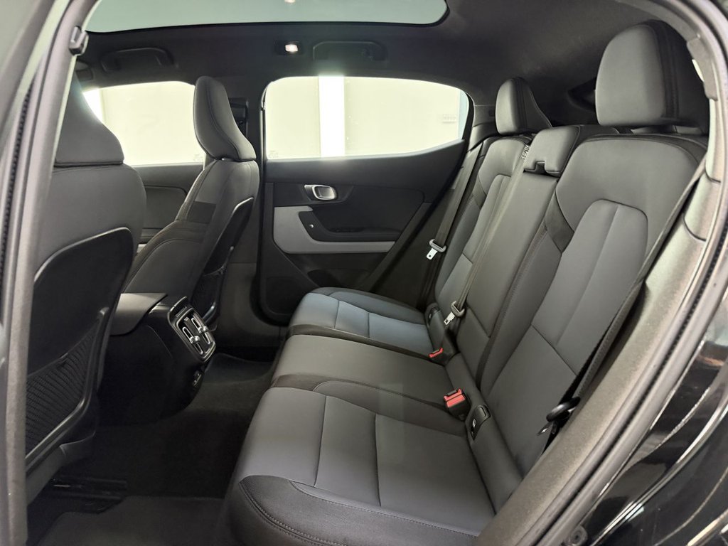 USED 2022 72 POLESTAR POLESTAR 2 Single Motor 69kWh Standard Range Fastback 5dr Electric Auto FWD (231 ps) 