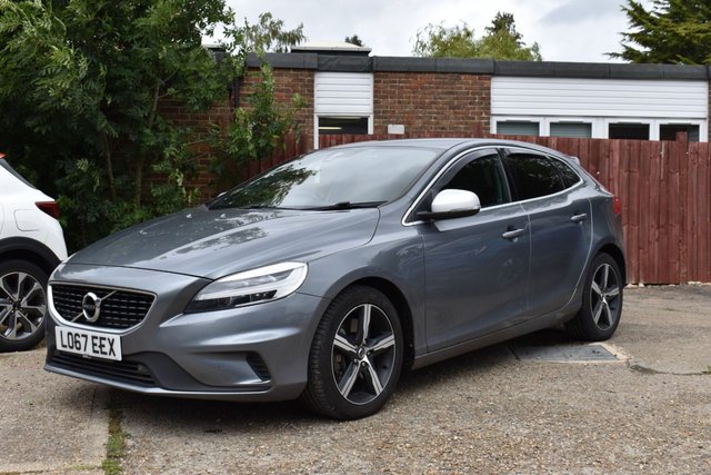 View our VOLVO V40