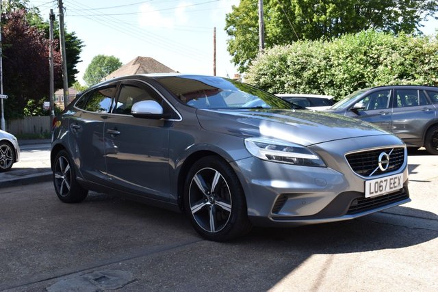 View our VOLVO V40