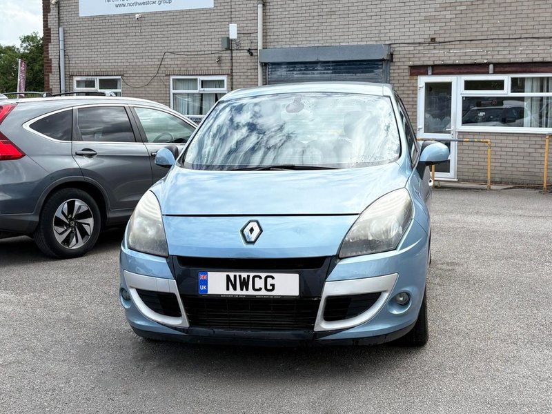 2010 Renault Scenic in blue — photo 2 of 15