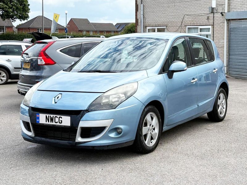 2010 Renault Scenic in blue — photo 4 of 15
