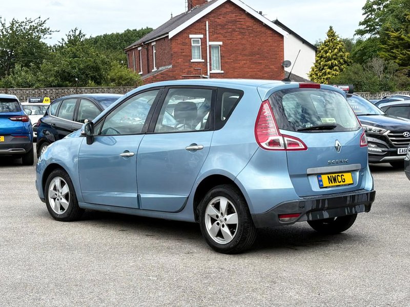 2010 Renault Scenic in blue — photo 5 of 15