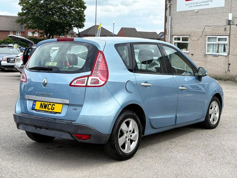 2010 Renault Scenic in blue — photo 8 of 15
