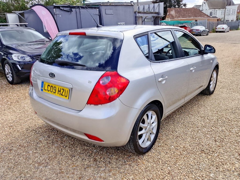 2009 KIA Ceed thumbnail 22