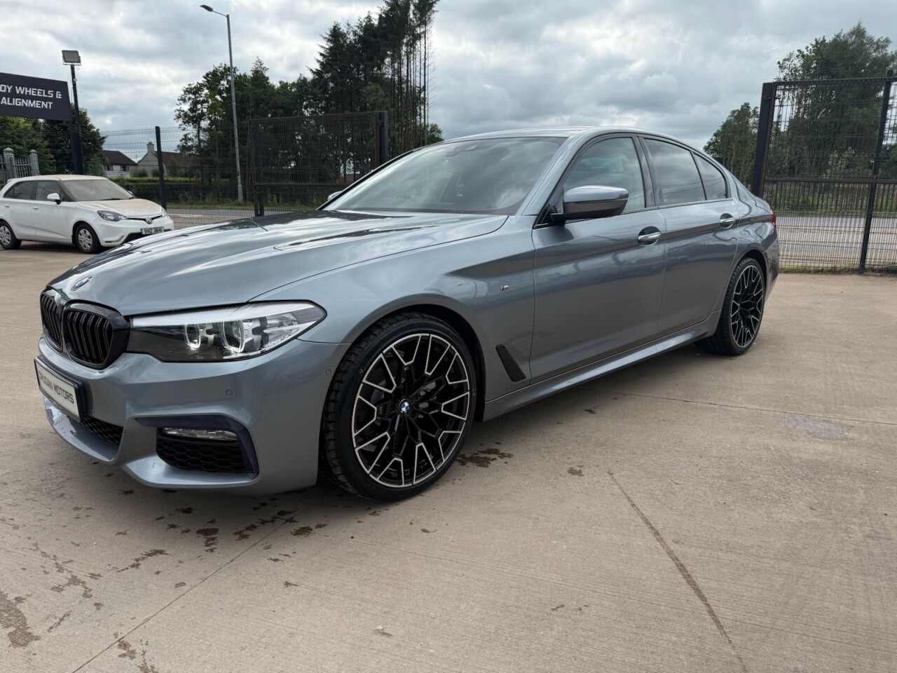 2018 BMW 5 SERIES 2.0 520d M Sport Saloon 4dr Diesel Auto Euro 6 (s/s) (190 ps) - vehicle photo 6 for sale on PureCar