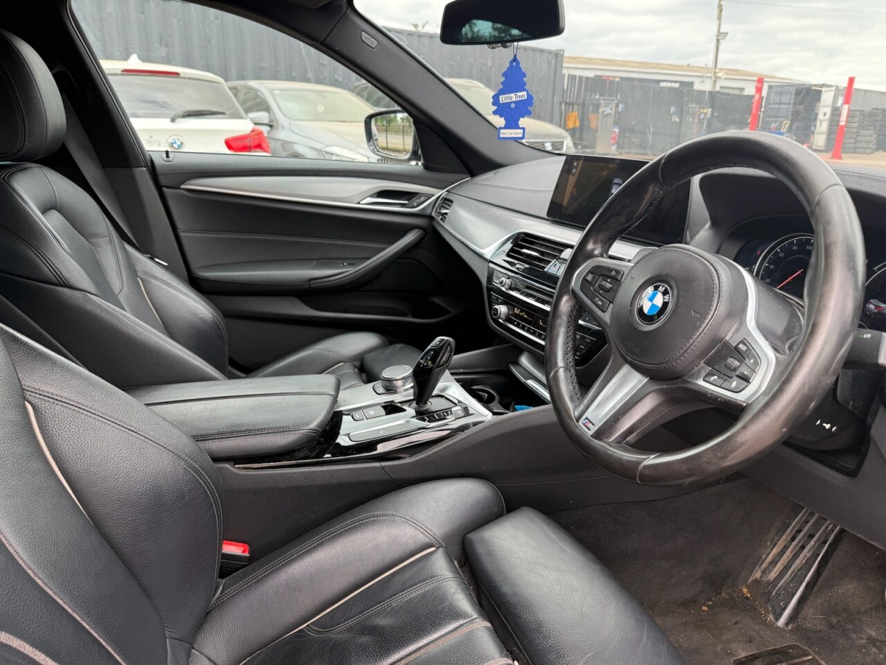 2018 BMW 5 SERIES 2.0 520d M Sport Saloon 4dr Diesel Auto Euro 6 (s/s) (190 ps) - vehicle photo 8 for sale on PureCar