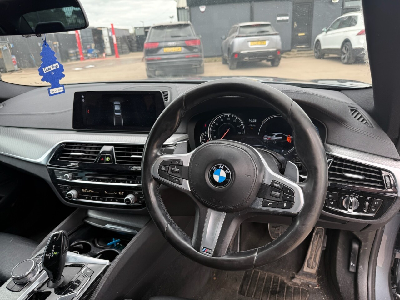 2018 BMW 5 SERIES 2.0 520d M Sport Saloon 4dr Diesel Auto Euro 6 (s/s) (190 ps) - vehicle photo 9 for sale on PureCar