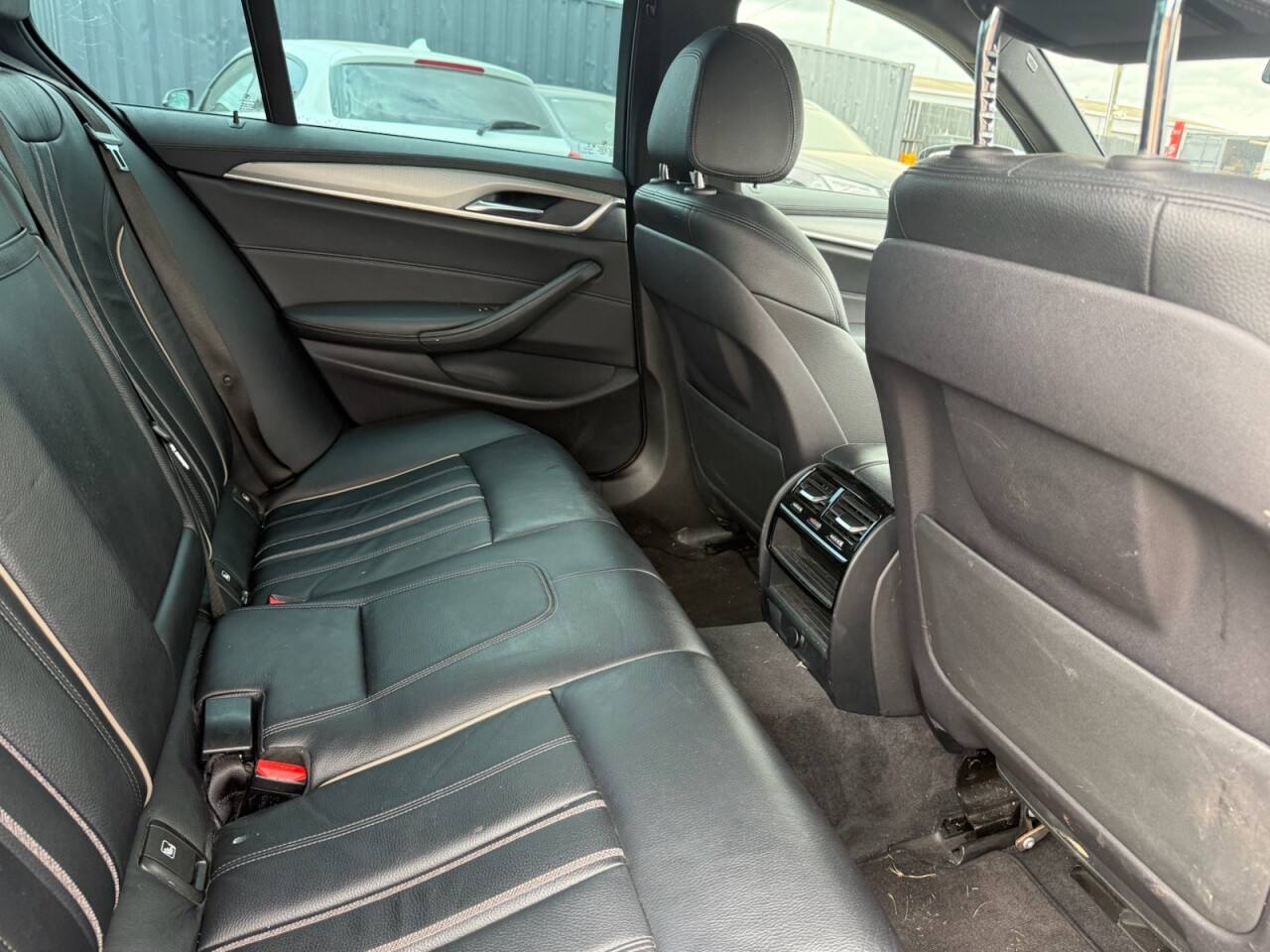 2018 BMW 5 SERIES 2.0 520d M Sport Saloon 4dr Diesel Auto Euro 6 (s/s) (190 ps) - vehicle photo 10 for sale on PureCar