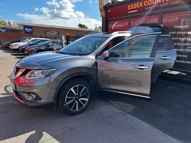 View our NISSAN X-TRAIL