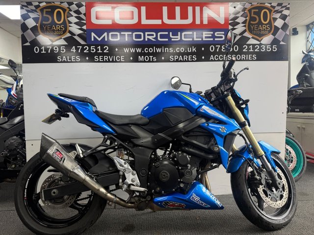 View our SUZUKI GSR750