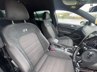 USED 2020 20 VOLKSWAGEN GOLF 2.0 TSI R Hatchback 5dr Petrol DSG 4Motion Euro 6 (s/s) (300 ps) **ADAPTIVE CRUISE CONTROL - AIR CON - DAB RADIO**